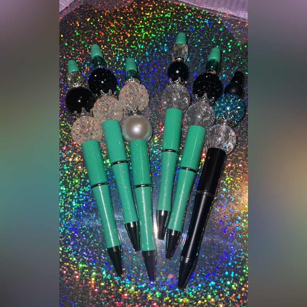 Crown beaded pen